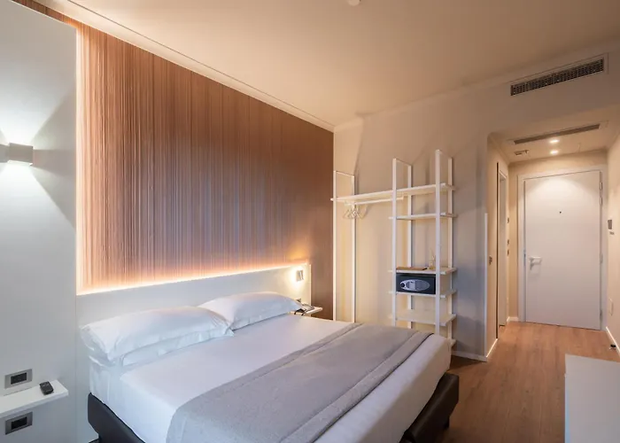 Garner Aurelia By Ihg